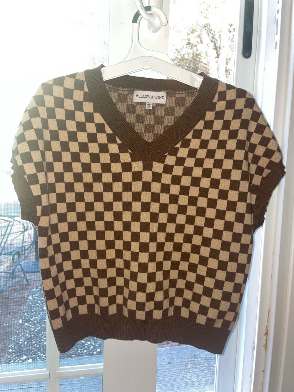 Willow and Wind Sweater Vest. Checkered tan and brown. Ribbed trim. Size S. EUC